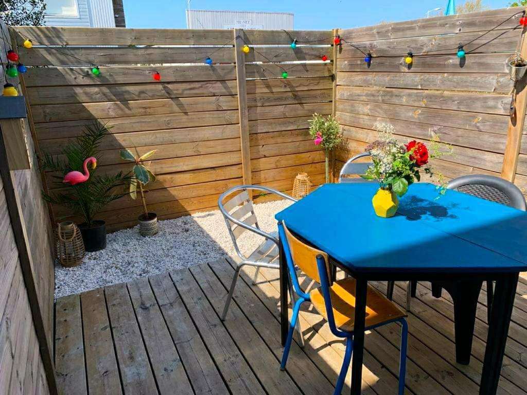 Avec Terrasse Pres Du Vieux Port * La Rochelle (Charente-Maritime)